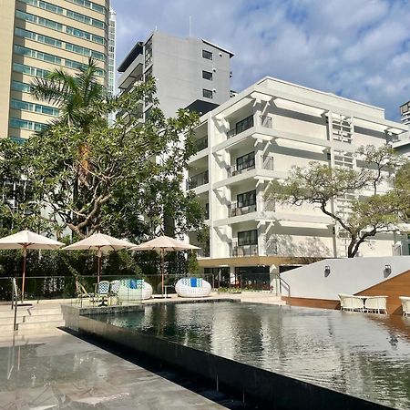 Floral Court Hotel & Residence Sukhumvit 13 Bangkok Bagian luar foto