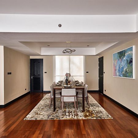 Floral Court Hotel & Residence Sukhumvit 13 Bangkok Bagian luar foto