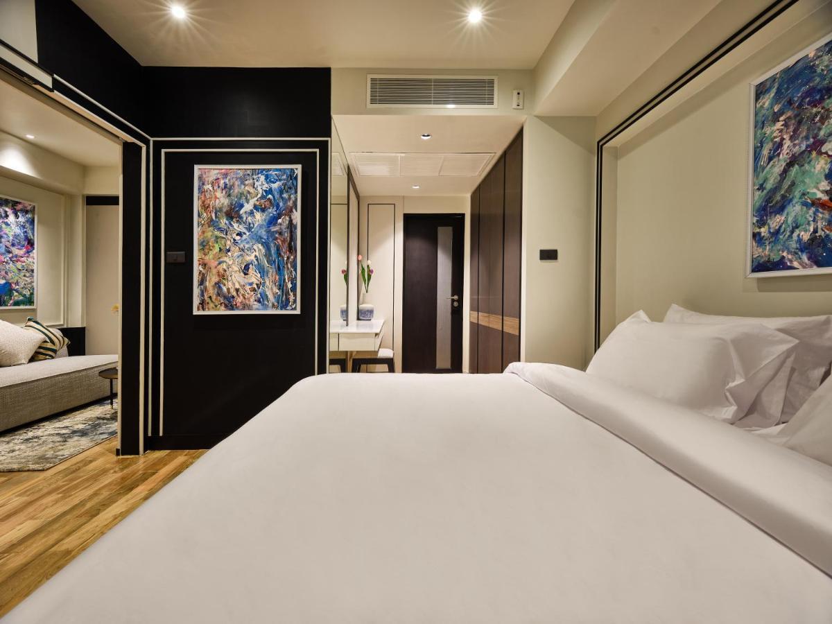 Floral Court Hotel & Residence Sukhumvit 13 Bangkok Bagian luar foto