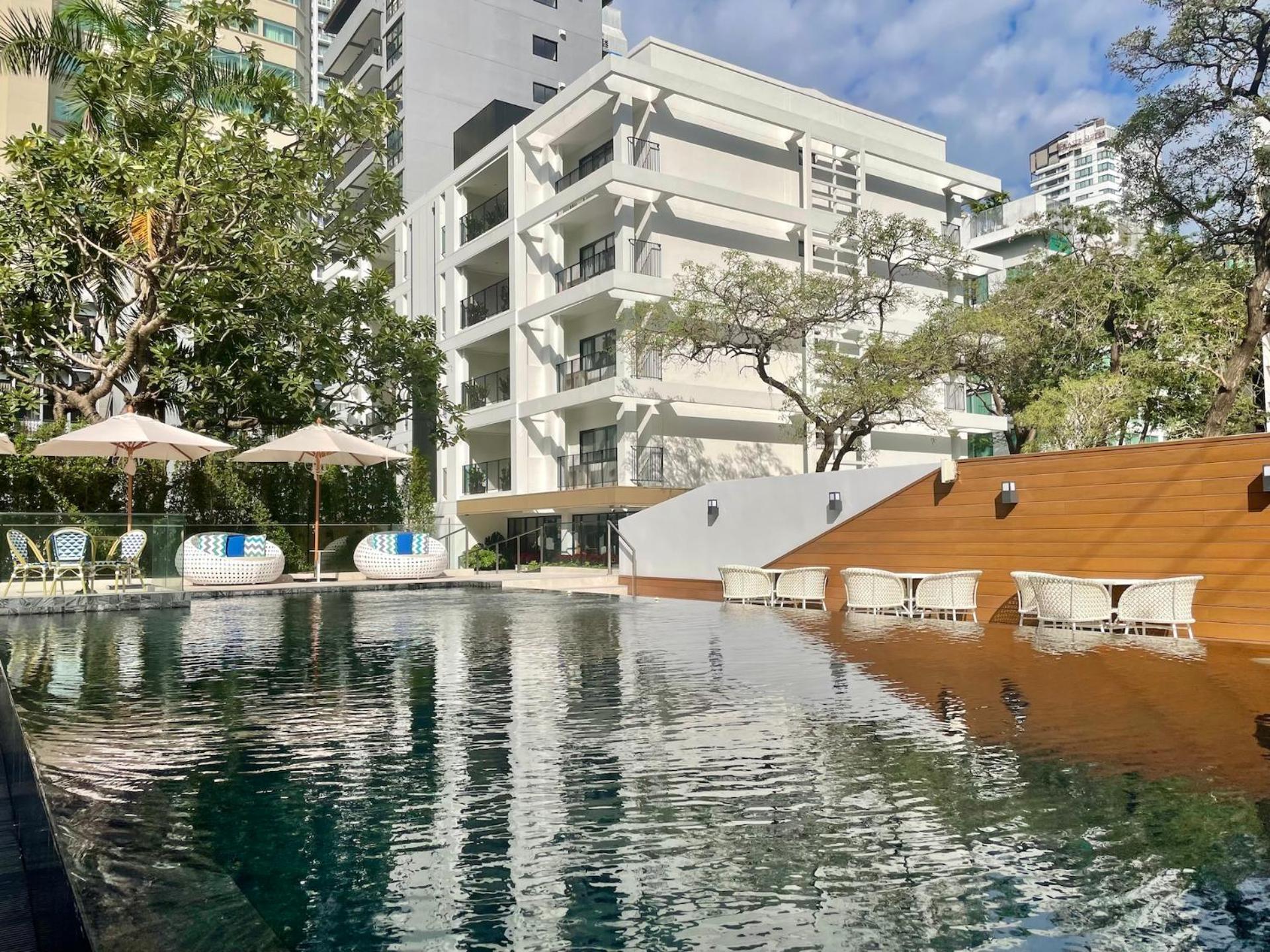Floral Court Hotel & Residence Sukhumvit 13 Bangkok Bagian luar foto