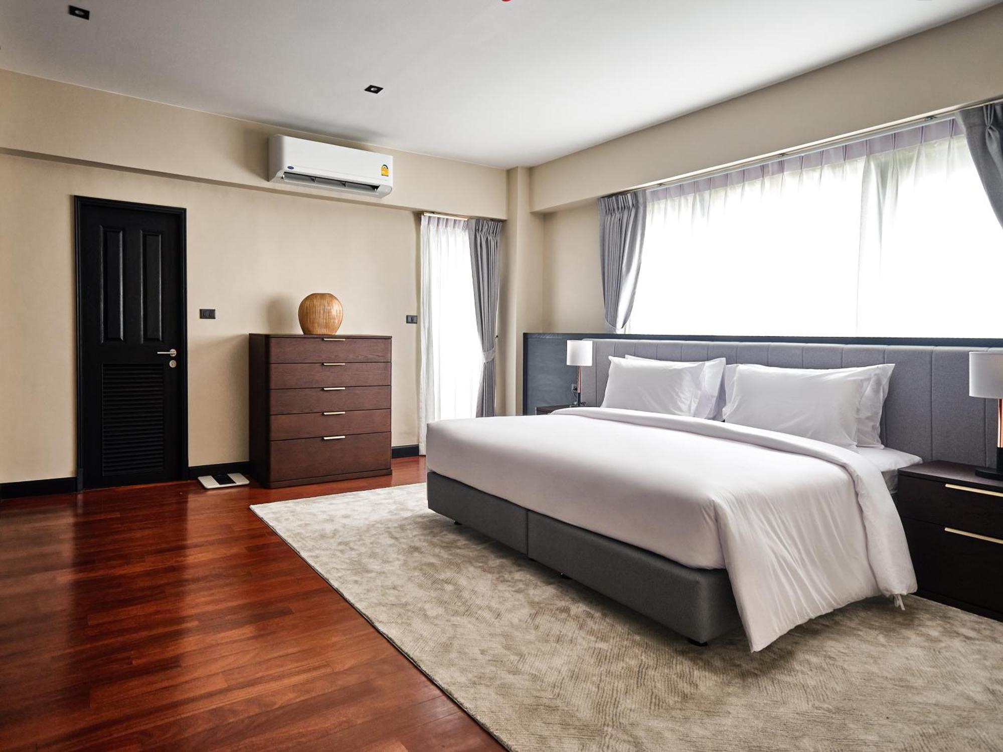 Floral Court Hotel & Residence Sukhumvit 13 Bangkok Bagian luar foto