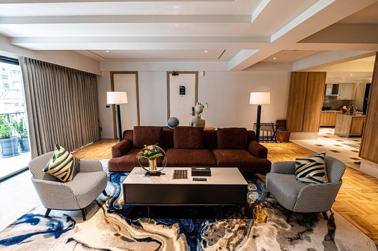 Floral Court Hotel & Residence Sukhumvit 13 Bangkok Bagian luar foto