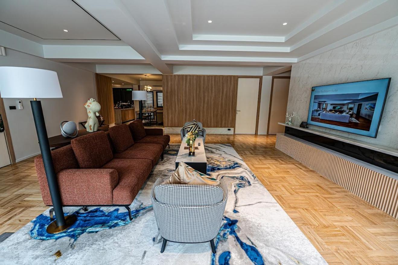 Floral Court Hotel & Residence Sukhumvit 13 Bangkok Bagian luar foto