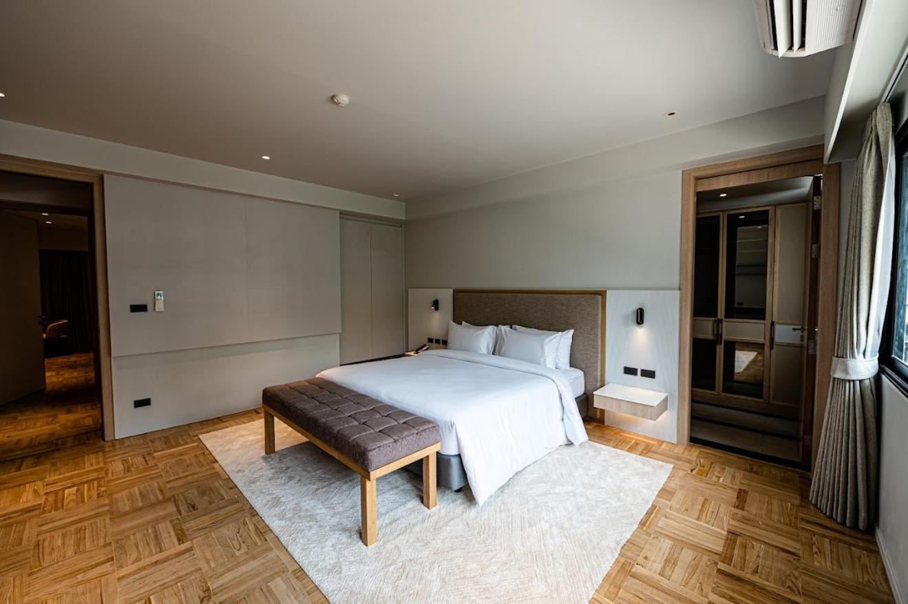 Floral Court Hotel & Residence Sukhumvit 13 Bangkok Bagian luar foto